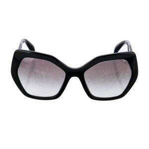 PRADA SUNGLASSES USED LIKE NEW